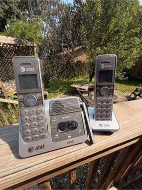 AT&T Silver Cordless Phone System with Answering Machine - 2 Handsets